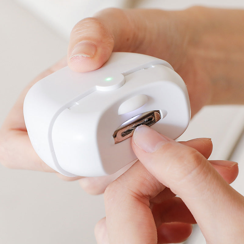 Oriday جهاز قص الأظافر الكهربائي ومبرد الأظافر - تصميم قص ومبرد مدمج، رأس سكين من السبائك & حماية ثلاثية الأمان | تصميم هادئ ومقاوم للاهتزاز، يمكن قص الأظافر أثناء نوم الطفل | تخزين في الجزء الخلفي & مساعدة بالإضاءة