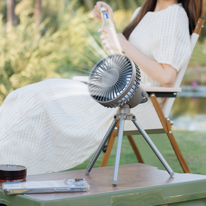 Oriday Driepoot Campingventilator|Draagbare oplaadbare hang- en staande ventilator・Grote batterijcapaciteit met extra lange gebruiksduur・Geschikt voor buitengebruik en stille huishoudelijke toepassingen