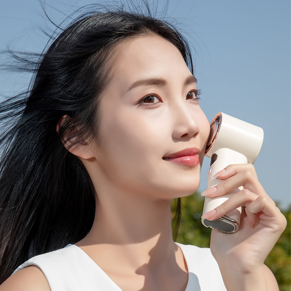 新型ハンディ冷却ファン、アイス冷感機能付きミニ強力ファン、100段階の風速調整、USB充電対応。学生、寮、教室、屋外、携帯用、オフィスやデスクに最適 – Oriday製。