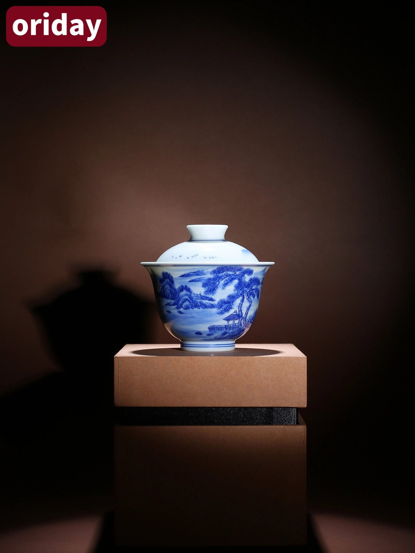 Oriday bol à thé avec couvercle en porcelaine bleu et blanc peint à la main, motif paysage Petit service à thé en céramique Kung Fu Recommandé comme tasse principale pour le thé Yancha