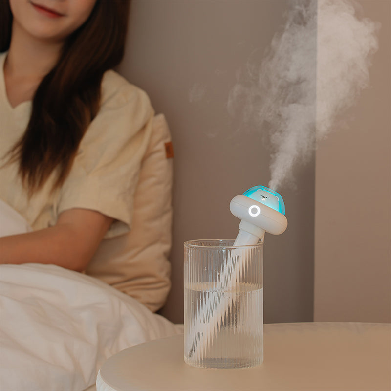 oriday humidifier is a must-have for bedrooms and air-conditioned rooms. Small mini cute charging portable silent car