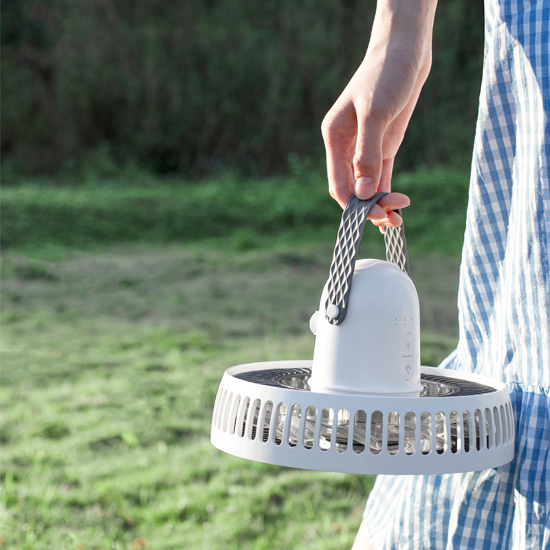 Quạt điện ngoài trời chính hãng Oriday với chân ba chân, sức gió mạnh, điều khiển từ xa thông minh, chân đế gấp có thể tháo rời, đèn có chế độ hẹn giờ, có thể sử dụng như pin dự phòng