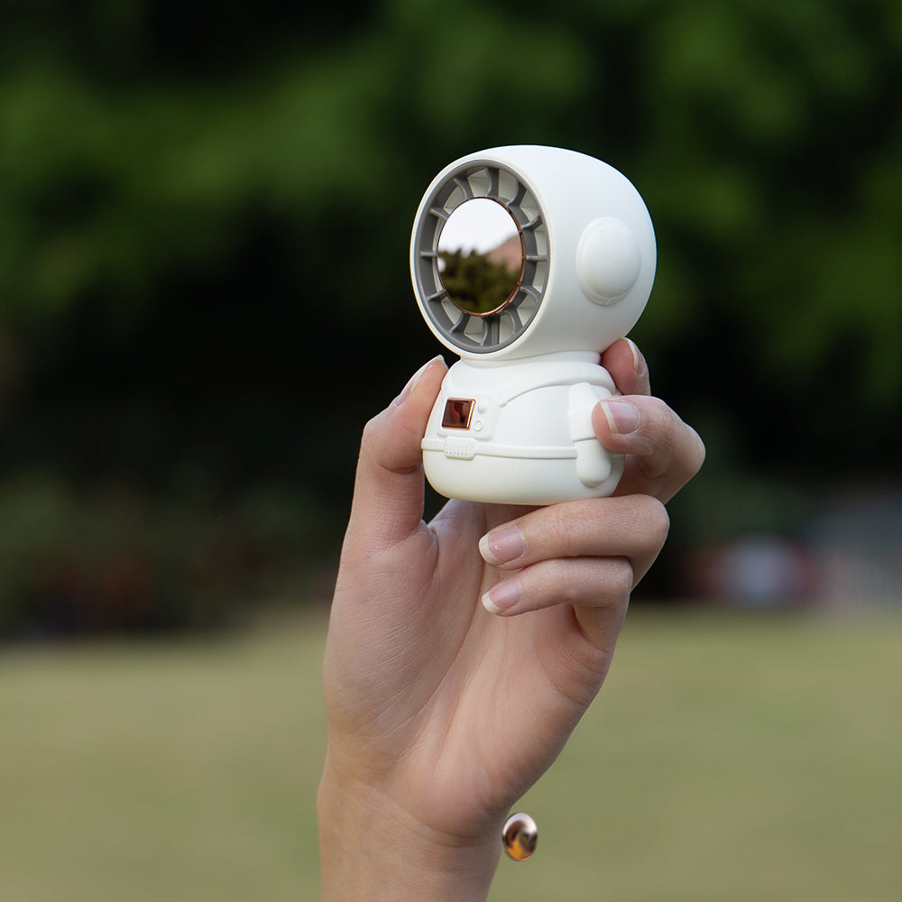 Oriday ventilador genuino de astronauta cochecito de bebé pulpo portátil recargable sin hojas protección para los dedos alta potencia de viento portátil de mano escritorio dedicado para bebés.