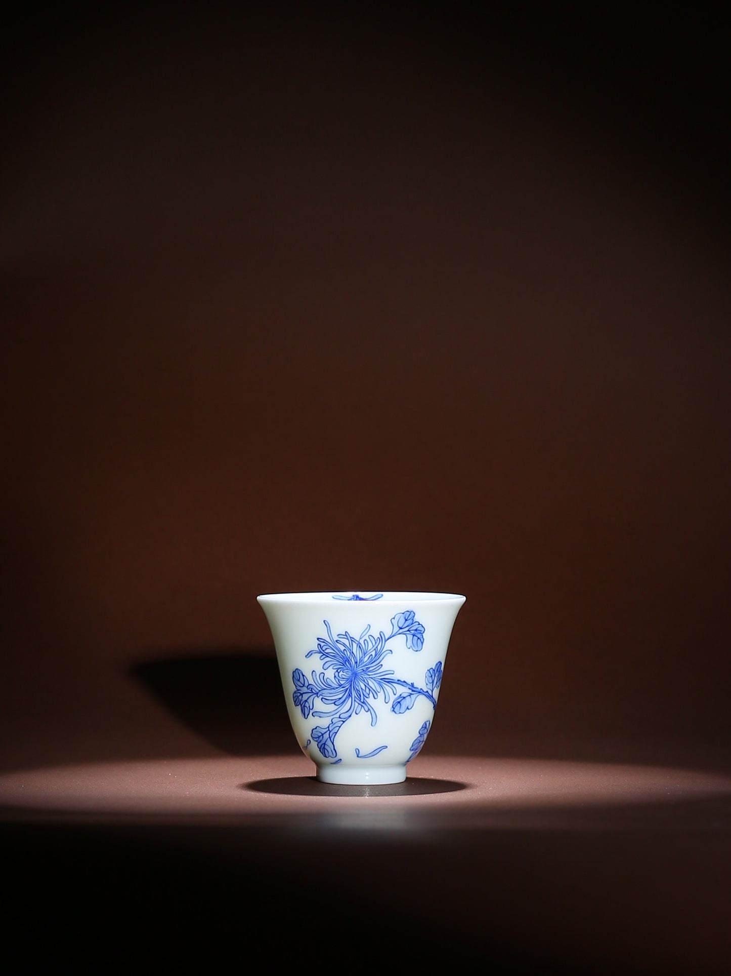 Oriday 高檔手繪聞香杯｜青花菊花陶瓷主人茶杯｜功夫茶品茗杯